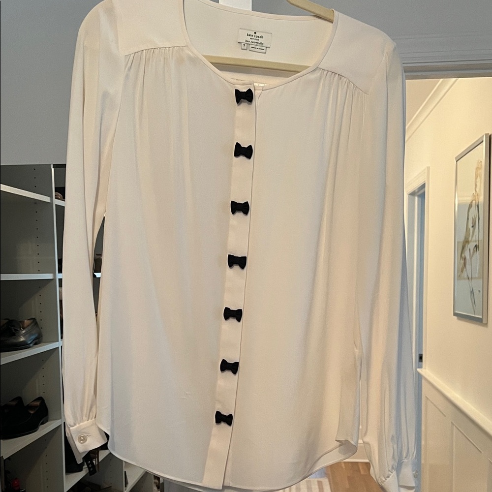 Elegant Cream Kate Spade Blouse with Black Bow Accents